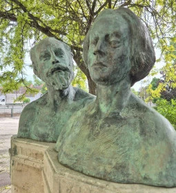 Nagy Sándor és Kriesch Laura szobra