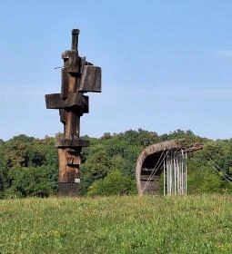 Nagyatádi Nemzetközi Faszobrász Alkotótelep - Szoborpark