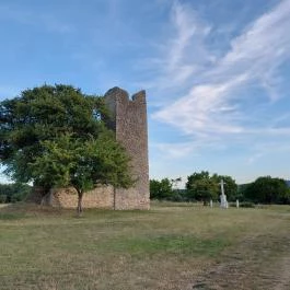 Nagykeszi Templomrom Gyepükaján - Külső kép