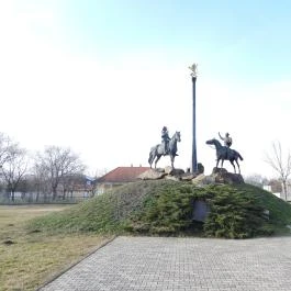 Nagykun millenniumi emlékmű, Karcag - Külső kép