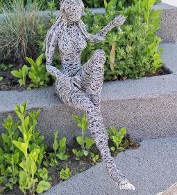 Napfény szobrok (drótszobrok)