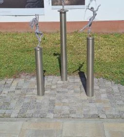 Napfény szobrok (drótszobrok)