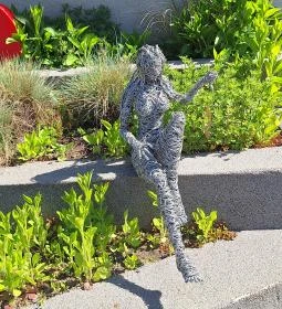 Napfény szobrok (drótszobrok)