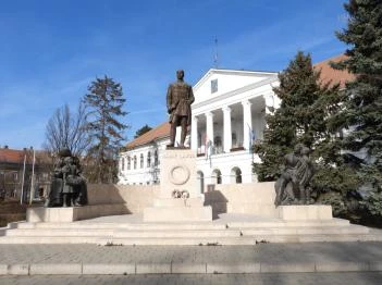 Návay Lajos szobra Makó