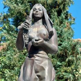 Négy Évszak szoborcsoport Tapolca - Egyéb