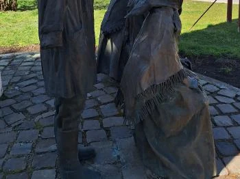 Német kitelepítettek emlékműve Elek