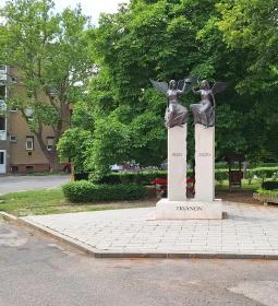 8. legjobb látnivaló: Nemzeti Összetartozás emlékműve