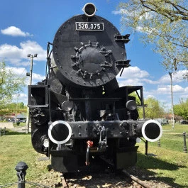 Népkert, Hatvan - Külső kép