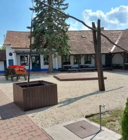 Népművészeti Tájház