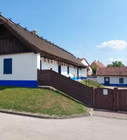 Népművészeti Tájház