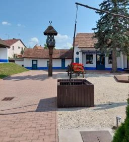 Népművészeti Tájház