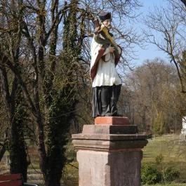 Nepomuki Szent János Bakonybél - Külső kép