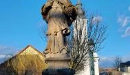 Nepomuki Szent János szobor Szob - Külső kép