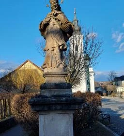 4. legjobb látnivaló: Nepomuki Szent János szobor