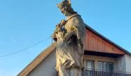 Nepomuki Szent János szobor Szob - Külső kép