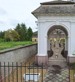 Nepomuki Szent János szobor