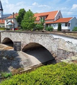 Nepomuki Szent János szobor