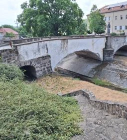 Nepomuki Szent János szobor