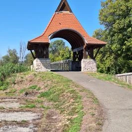 Nepomuki Szent János szobor Barcs - Külső kép