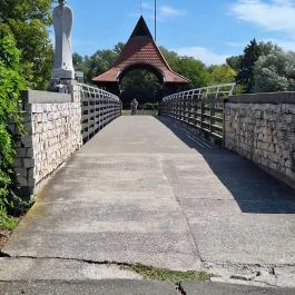 Nepomuki Szent János szobor Barcs - Külső kép