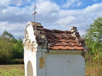 Nepomuki Szent János szobor kápolnában Nak