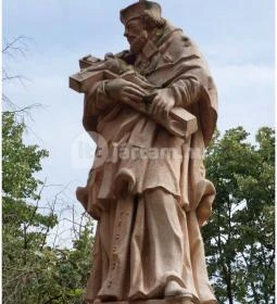  Nepomuki Szent János szobra