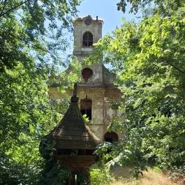 Nepomuki Szent János Templom rom Szedres - Külső kép