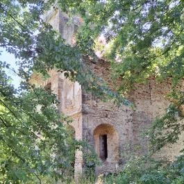 Nepomuki Szent János Templom rom, Szedres - Külső kép