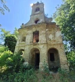 Nepomuki Szent János Templom rom