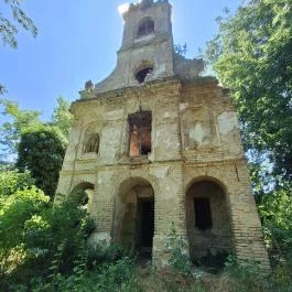 Nepomuki Szent János Templom rom, Szedres - Külső kép