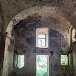 Nepomuki Szent János Templom rom, Szedres - Belső