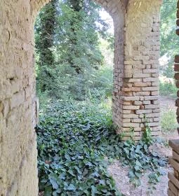 Nepomuki Szent János Templom rom