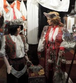 Népviseletes Babamúzeum - Történelmi Panoptikum