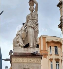 Néreidák-kútszobor