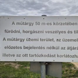 Nicki Műgát Nick - Külső kép