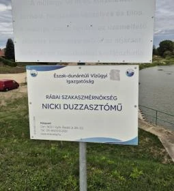 Nicki Műgát