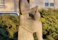 Nő korsóval Budapest