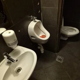 No Name Söröző, Budapest - Mosdó