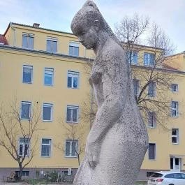 Nőalak Eger - Egyéb