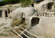 Noszvaji barlanglakások Noszvaj