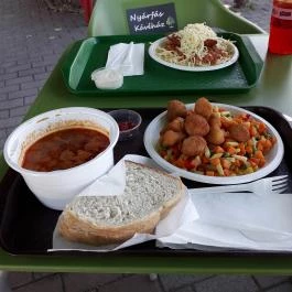 Nyárfás Kávéház Budapest - Étel/ital