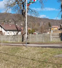 Nyilazó lovas szobor