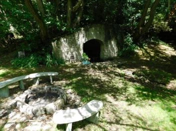 Óbudavári Mosóház & Szent Márton Pihenőpark Óbudavár