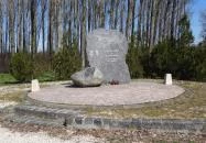 Óceánrepülés emlékmű Felcsút