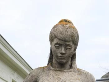 Olvasó lány Körmend