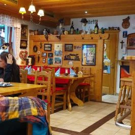 Öreg Favágó Kocsmája Tarján - Belső