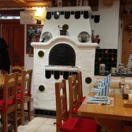 Öreg Favágó Kocsmája Tarján - Belső