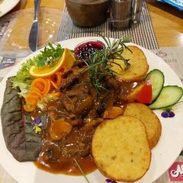 Öreg Favágó Kocsmája Tarján - Étel/ital