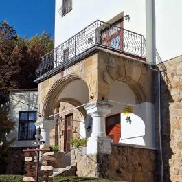 Orosdy-kastély Pilisszántó - Külső kép