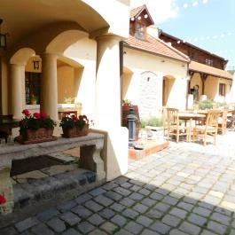 Oroszlános Borhotel & Étterem Tállya - Külső kép